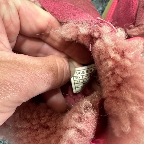 Ugg boots.   Size 12 little girls - Picture 4 of 5